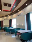 Apni Haveli Hotel And Family Restaurant - 駐車場