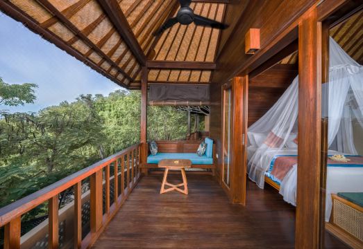 아디와나 와르나칼리 리조트 가격