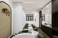 ICONIQUE HOTEL NHA TRANG