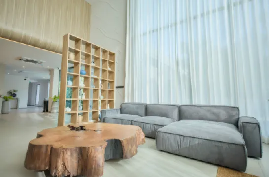 Unya Hotel Ubon Hotels near Narinukun School