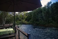 Anuksa Lodge Chi Phat - ที่มีสระว่ายน้ำ