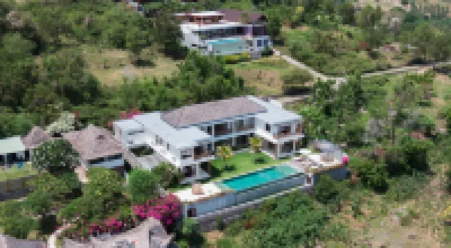 Leq Bale by Elite Havens