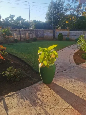 0787391431 Golden Gate Guest House In Mafikeng Hoteles en Mafikeng