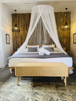 The White House on Bunaken Island - Pensionaatit