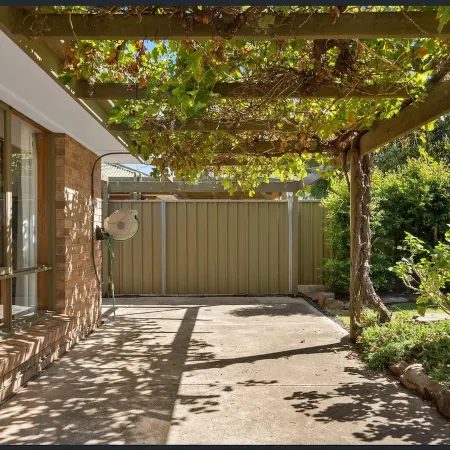 Quiet Family Home Near Adelaide CBD - Myrtle Bank