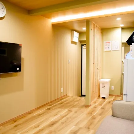 Entire building, near Dotonbori, Newly in 2025, maximum occupancy 8 people, 3 bedrooms, not shared.