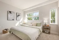 Van West Award Winning 3BR Home at QE park and Oakridge Mall/12 min to DT/Brand New - 3-Star