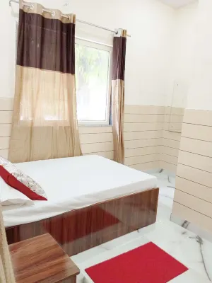 Walkinn Homestay Near Taj Mahal - Bed and Breakfasts