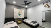 Sam Choon Homestay 4ROOM 4BATH 4CARPARK Hôtels à : Simpang Kanan