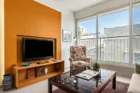 Chic Bright Urban Escape by Sea N' Rent