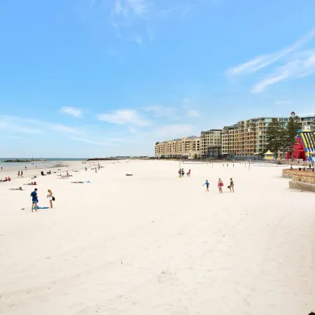 Beachfront at Glenelg Oaks Parking Pool Gym Wi-Fi