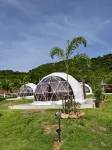 Trio Hillside Dome Resort