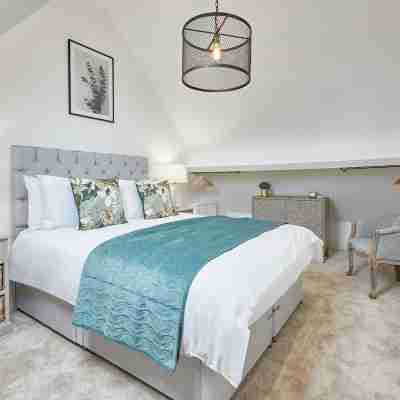 Host & Stay | Dunsley Chapel Rooms