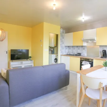 Apartment with no overlooking neighbors near the city center