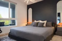 Stylish Stay 10 Min to Disneyland | Pool & GYM - Apartments