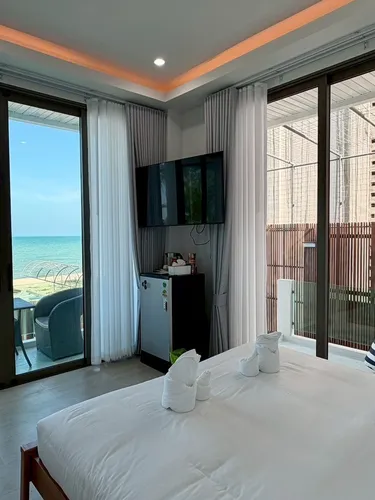รูปภาพของSunrio Beach Hotel Sichon