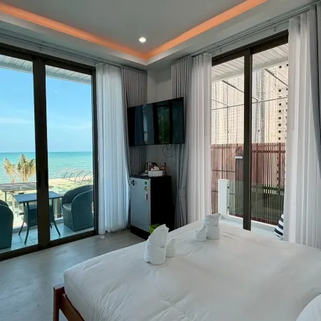 Sunrio Beach Hotel