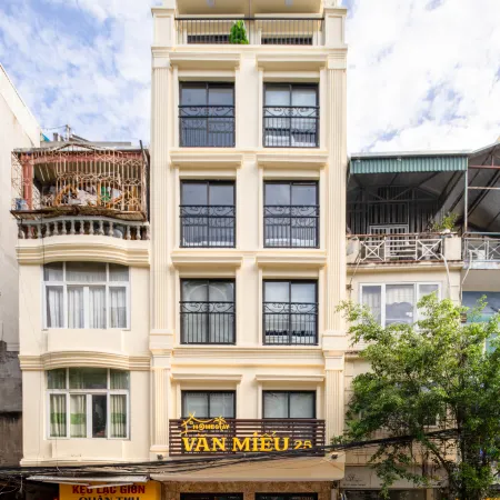 Van Mieu 25 Apartment