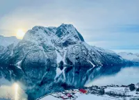 Fjordfront Farmhouse | Sauna, Boat & Sunnmøre Alps - Homestays