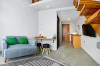 Bale Puri Hotel dekat Taman Pintu Kampung Blok DD Palm Ganda Asri 2