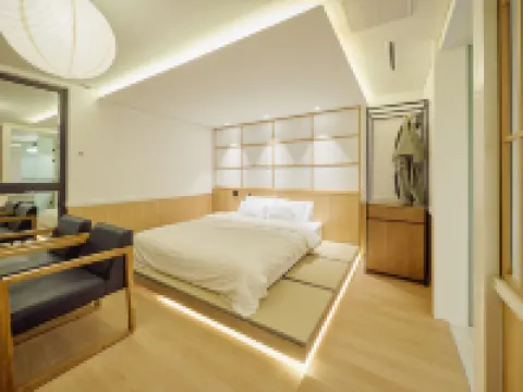 Cullinan Hotel and Spa 鄰近聖水洞咖啡街的酒店