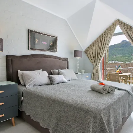 The Village by ITC Hospitality Отели рядом с достопримечательностью «Гора Чапманс-Пик»