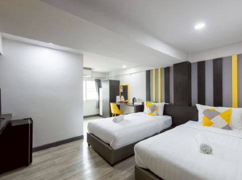 ริสกี เรสซิเดนซ์ บางบัวทอง