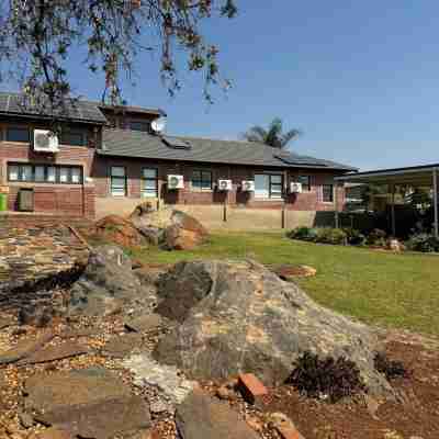 Luxury Rustenburg Villa | Pool, Braai & Fast Wi-Fi Hotel Exterior