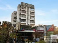 Elevate Suites Hotels near Sitabuldi Fort