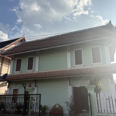 Casa Verde - Hostel Отели рядом с достопримечательностью «Ват Чом Пхет»