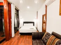 Forrest Lodge, Cafe & Wisata Berkuda Hotels in Pakis
