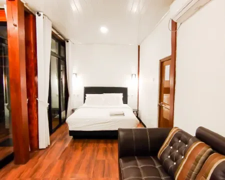 Forrest Lodge, Cafe & Wisata Berkuda Hotels in Pakis