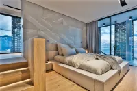 Saudade: Futuristic Ultra Luxury Ocean Zen Retreat - parkir