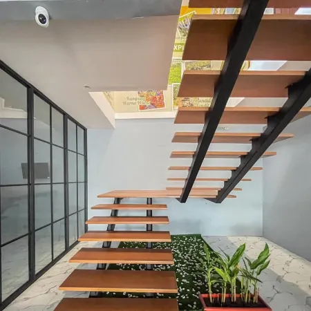Urbanview Syariah Jackson Living near Stasiun Malang