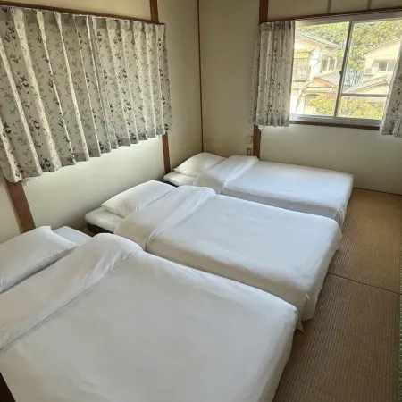 2LDK with Matsubara and the ocean right in front of you. The perfect loc