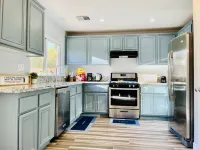 Stunning 5BR Mint Retreat Office & Accessible Bath - chambre d’hôtes