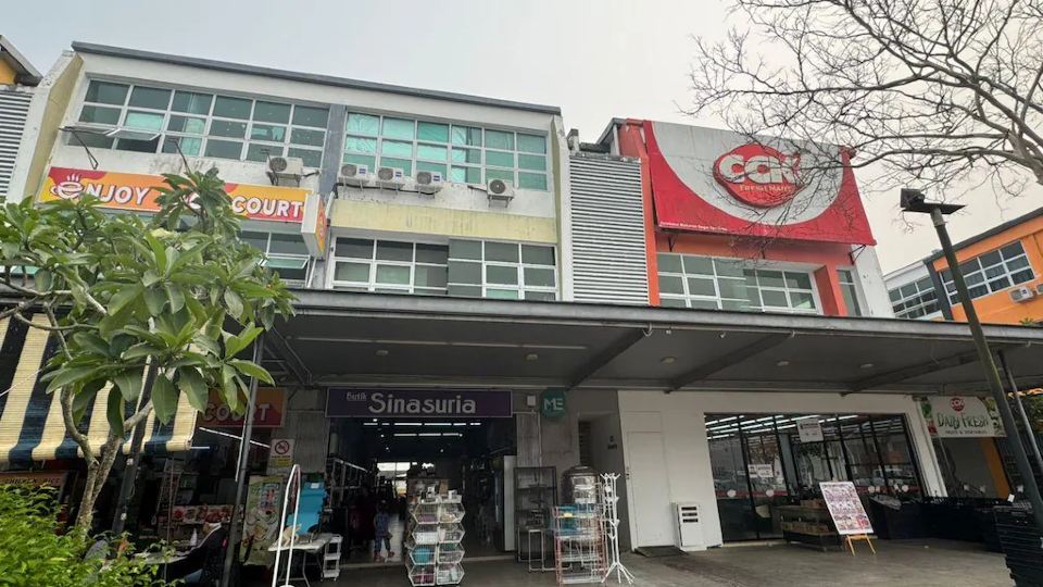 Butik Sinasuria (Sebelah CCK)