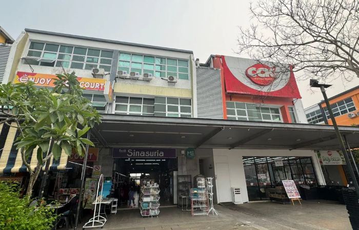 Butik Sinasuria (Sebelah CCK)