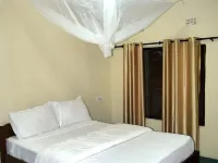 Royal South Luangwa Safaris Lodge Hotels in Mambwe