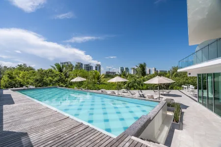 Ehden Vacation Suites Отели рядом с достопримечательностью «Плайя Тортугас»