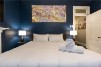 Millers Point Home Harbourside Hotels in Dawes Point