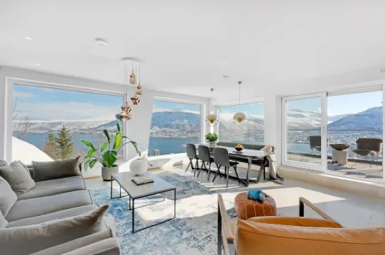 Deluxe Villa by Paramount