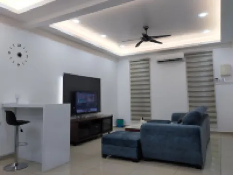 18 Pax New Stylish Semabok 4Br House 5 mins to town