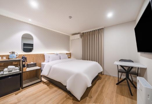 청춘 호텔 객실 전경