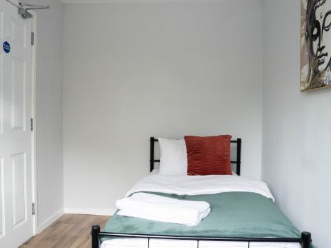 Reardon Apartment - Parking/Wifi - Warwick