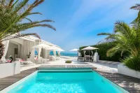 Waterfront villa in Cap d'Antibes
