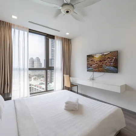 Verina Signature Apartments Отели рядом с достопримечательностью «Куан-Бинь-Тхань»