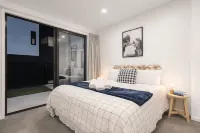 Fitzgerald Focus - Your 1BR Urban Oasis Hotels in 