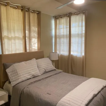Comfy, Spacious Apartment near the beach