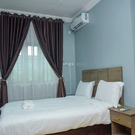 Living Space Apartment Emerald Suite